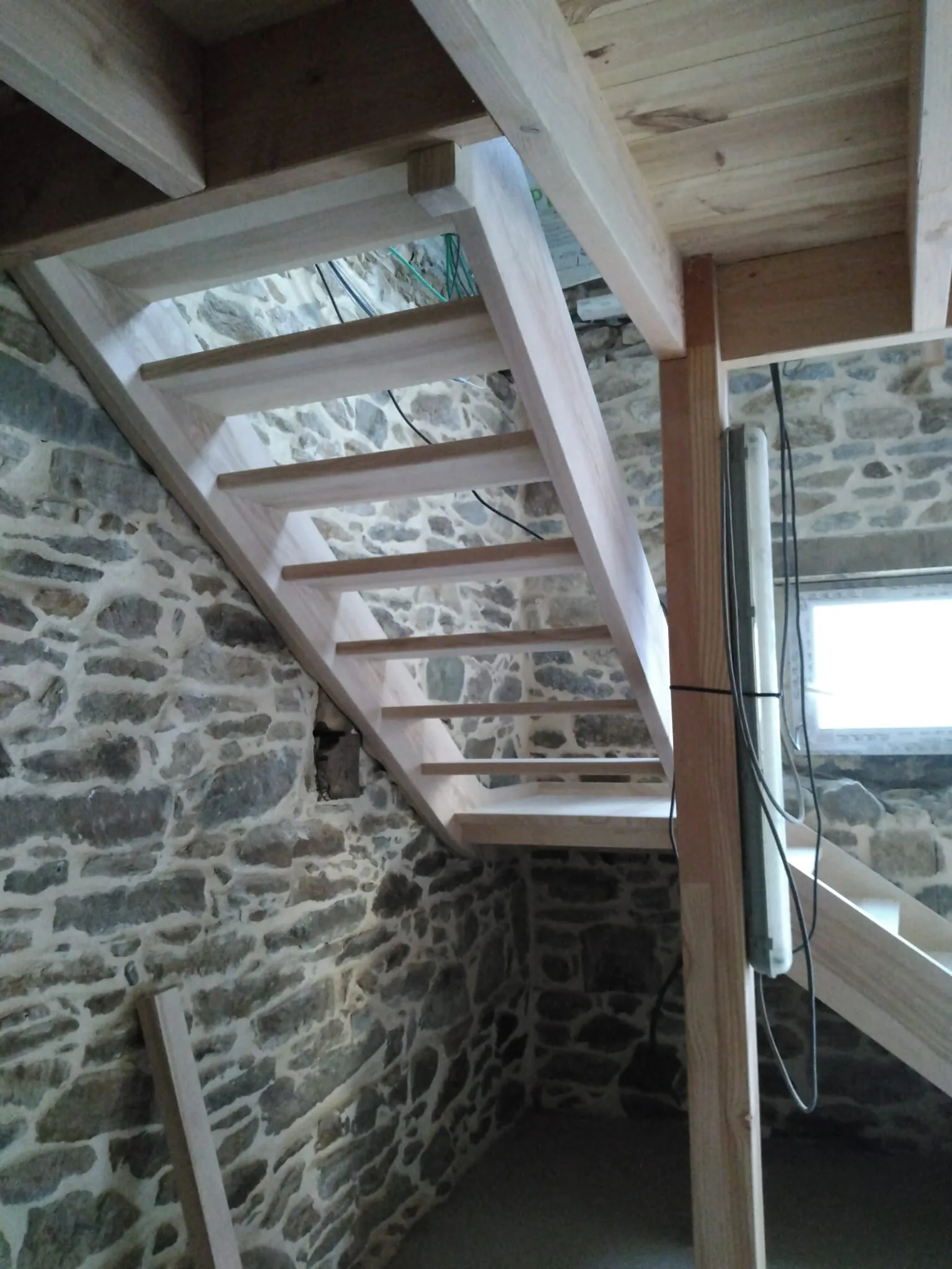 Escalier quart tournant droit en frêne Olivier — Escalier (vue 5)