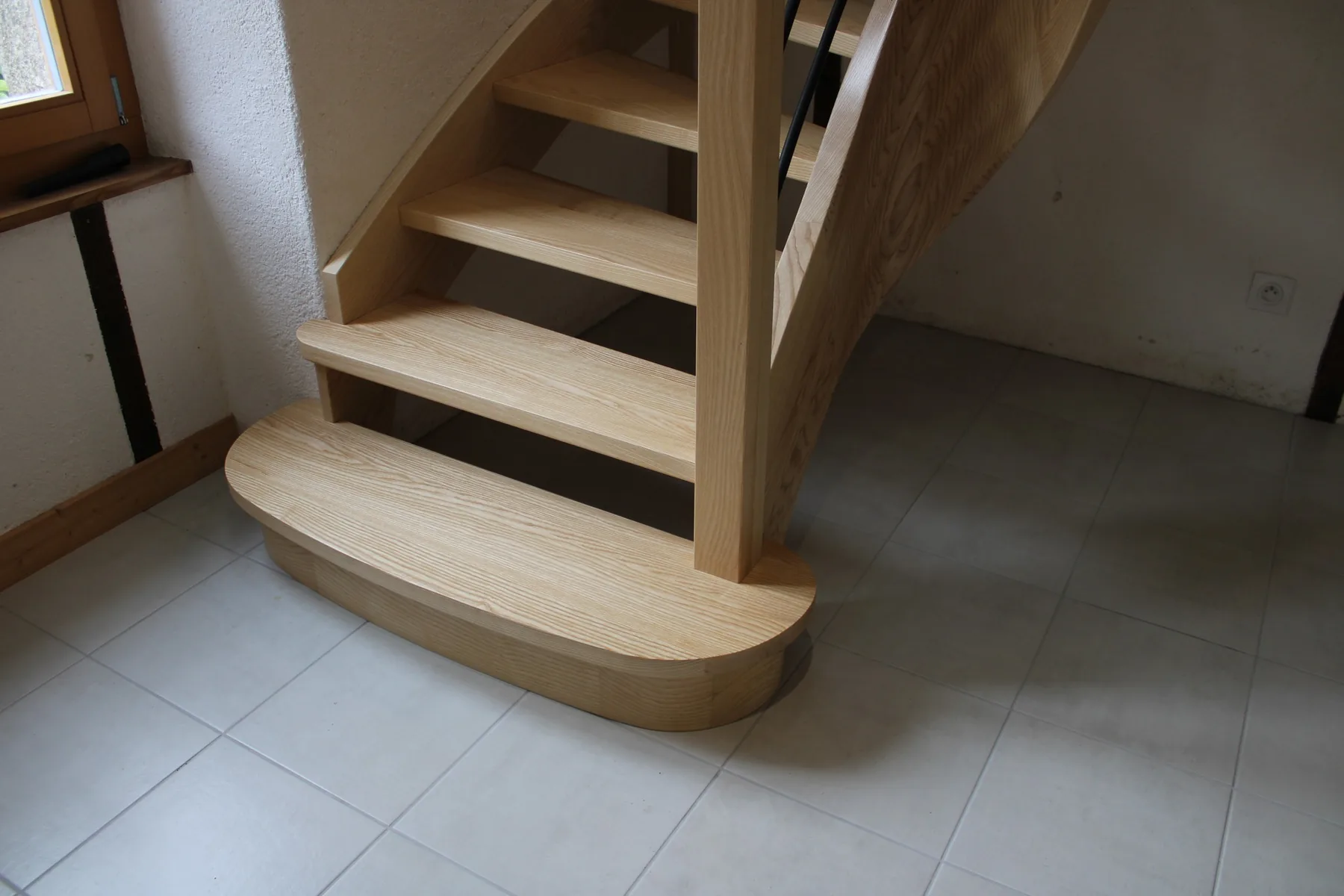 Escalier débillardé double quart tournant en frêne — Escalier (vue 5)