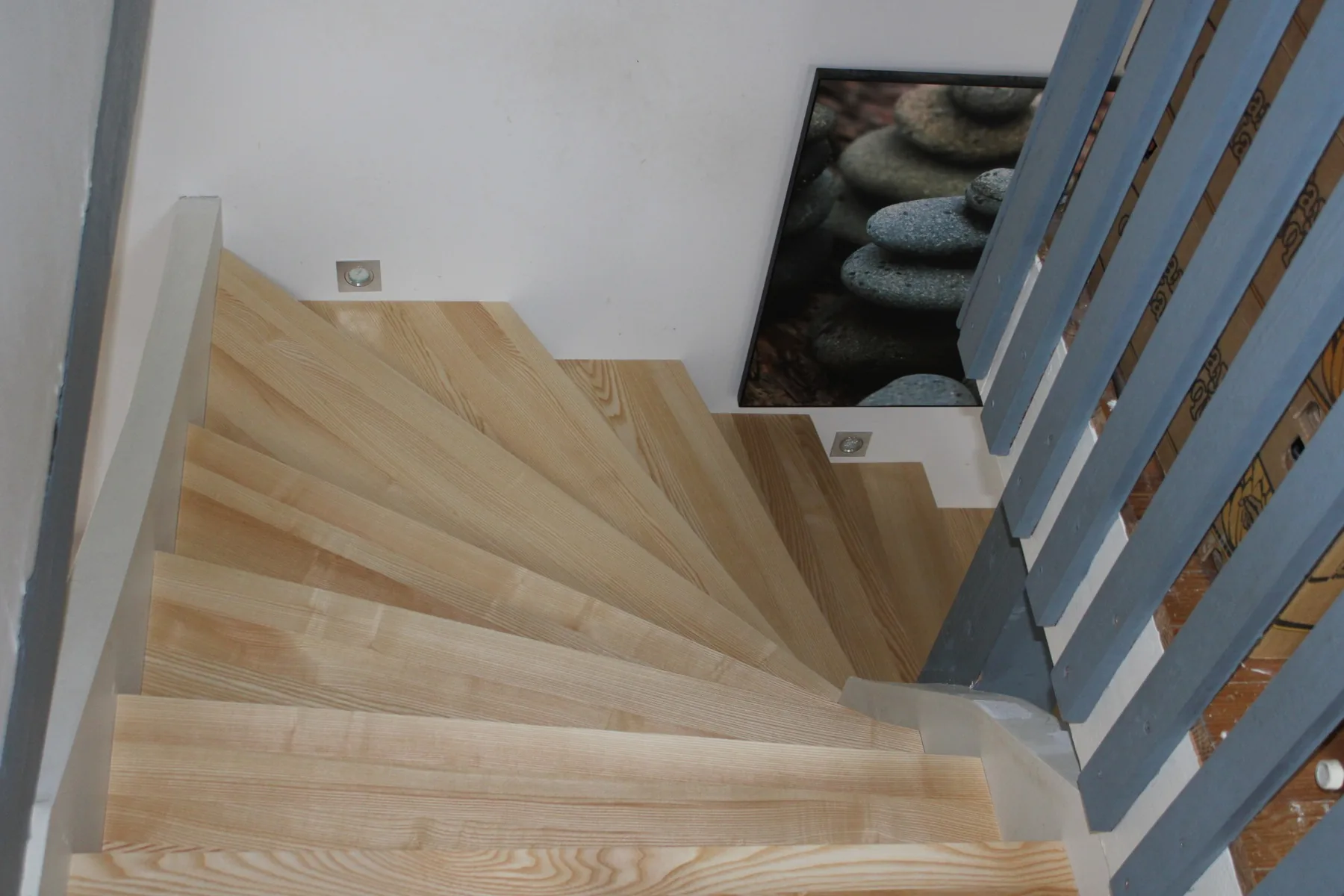 Habillage d'escalier, marches en frêne massif — Escalier (vue 5)
