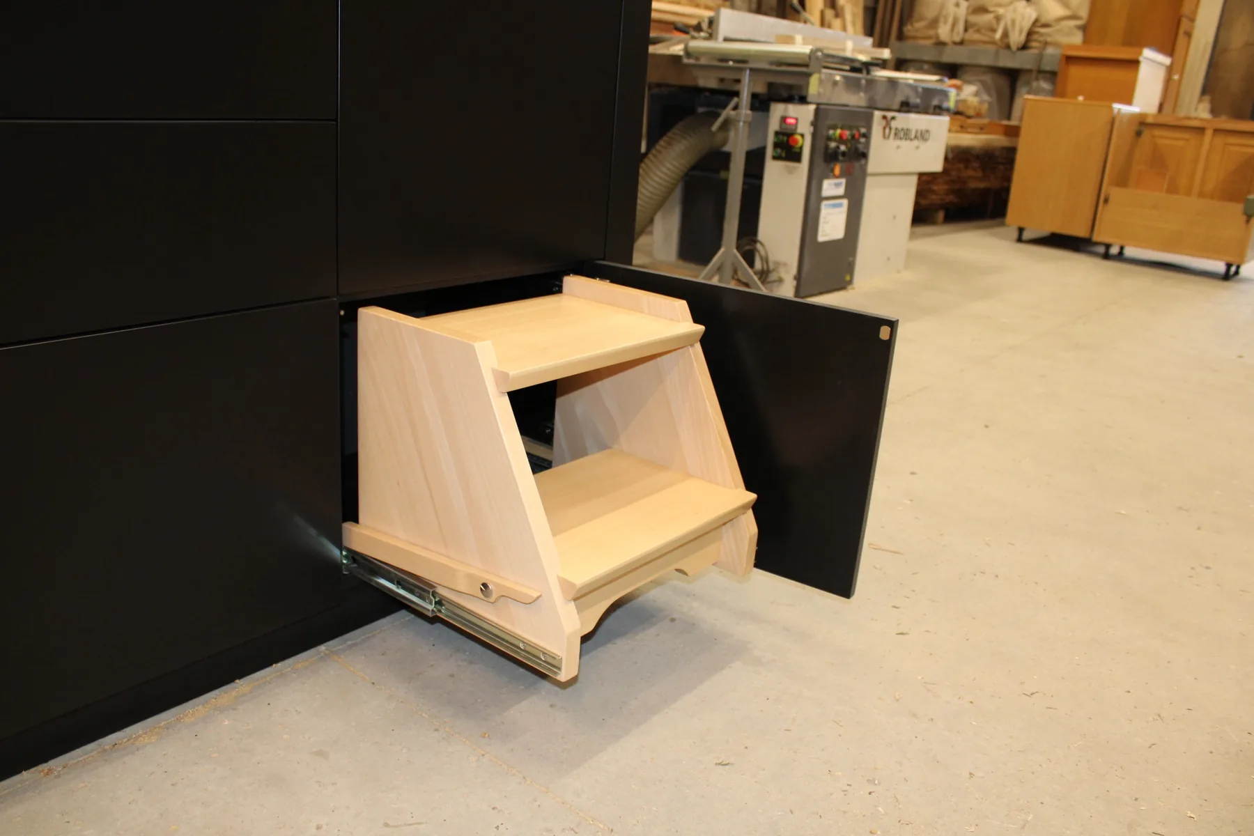 Meuble en hêtre et MDF laqué — Mobilier (vue 5)