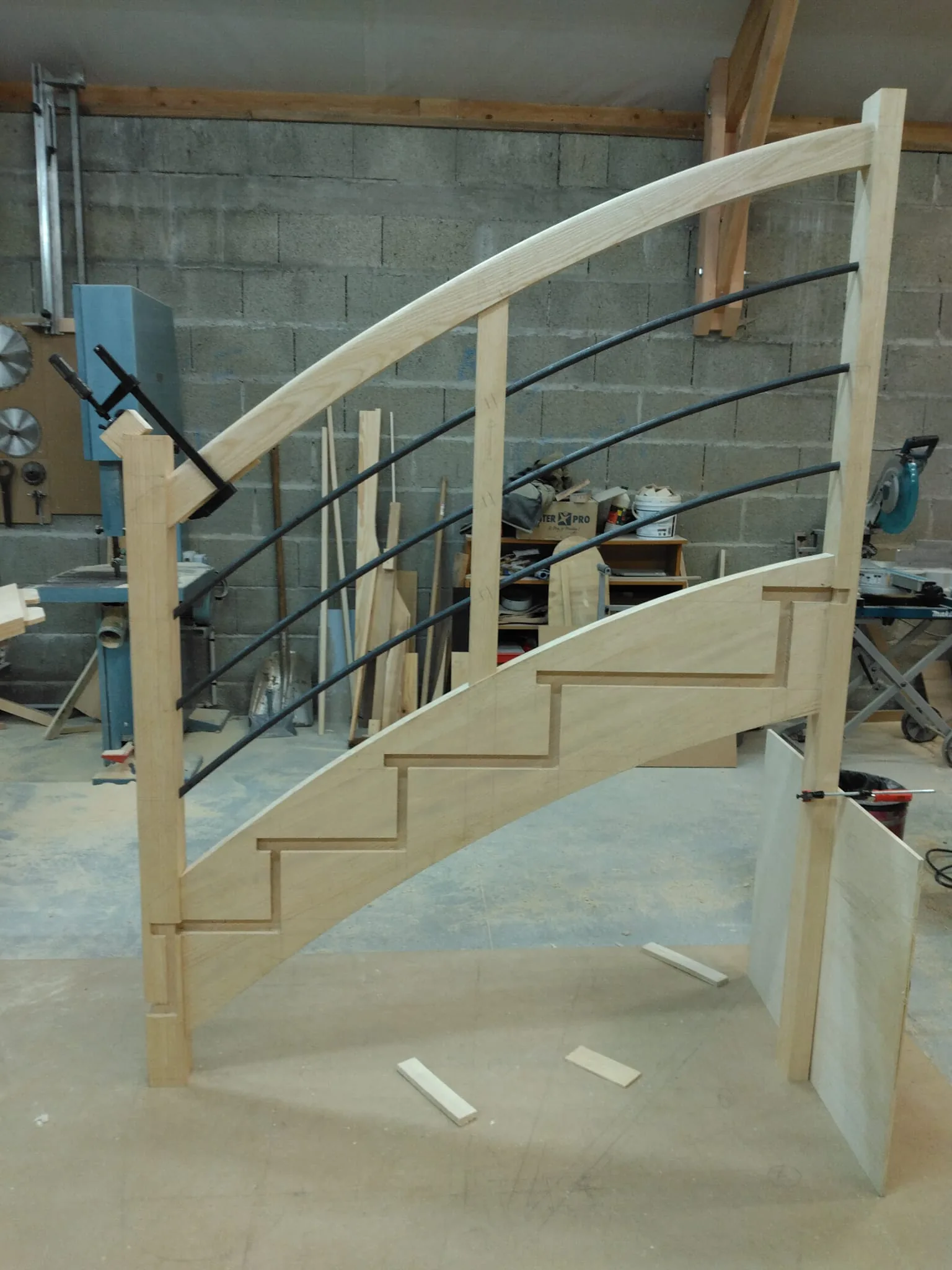 Escalier double quart tournant, frêne et pin laricio — Escalier (vue 4)