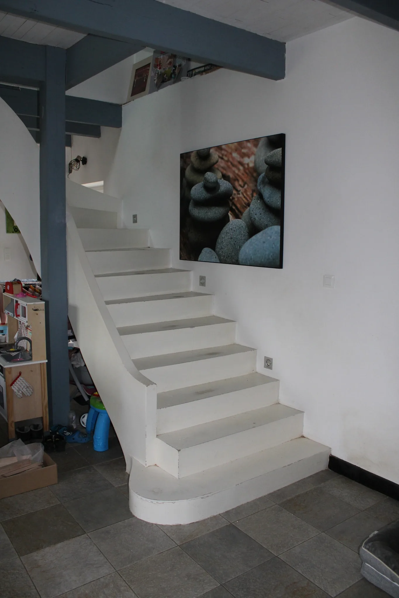 Habillage d'escalier, marches en frêne massif — Escalier (vue 2)