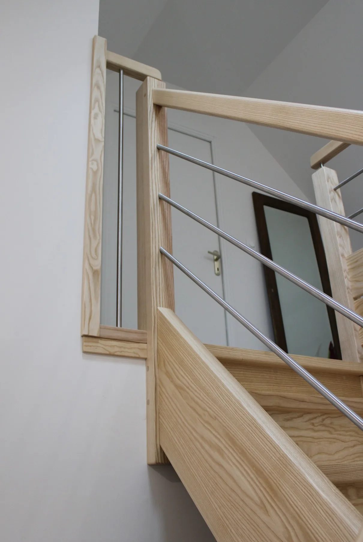 Escalier simple quart tournant en frêne massif — Escalier (vue 7)