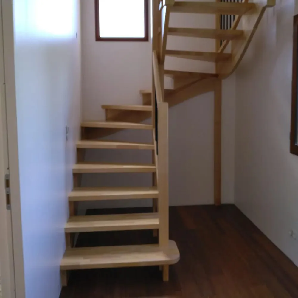 Escalier double quart tournant à l’anglaise — Escalier en bois massif