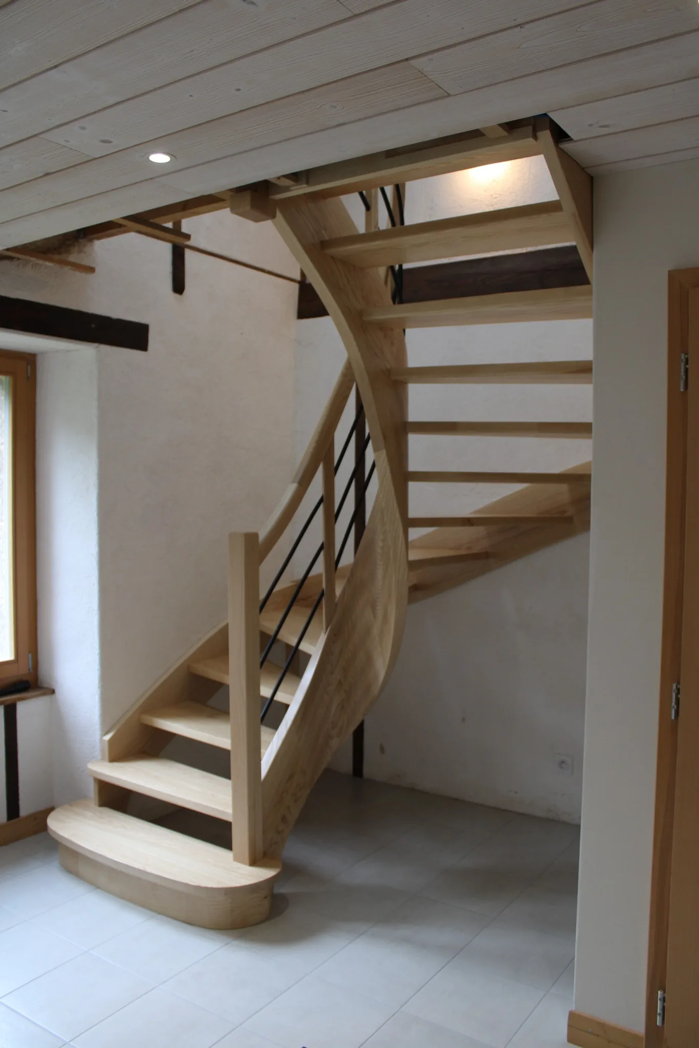 Escalier débillardé double quart tournant en frêne — Escalier (vue 2)