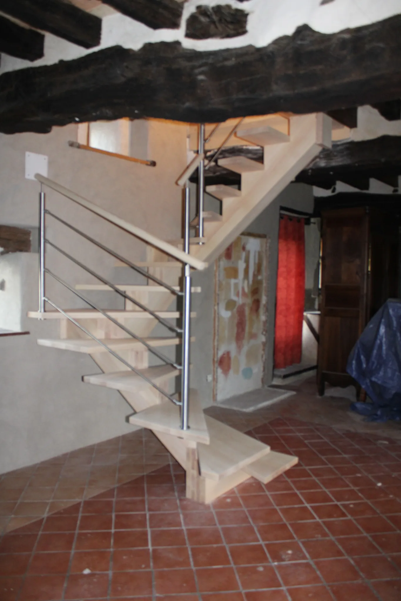 Escalier triple quart tournant en frêne — Escalier (vue 2)