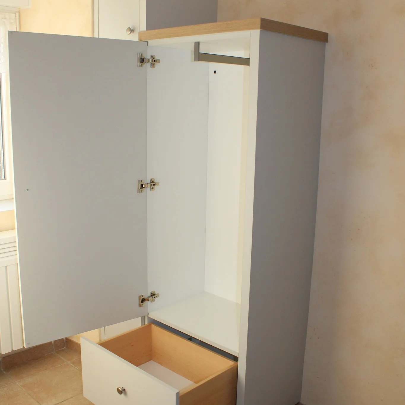 Cache-compteur, penderie et commode en mélaminé — Dressing (vue 3)