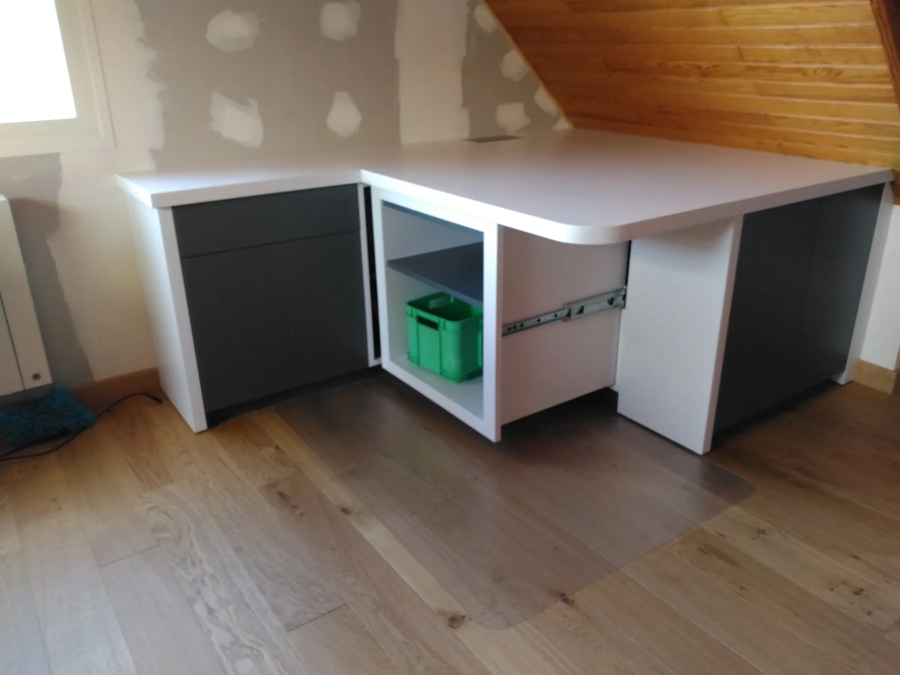 Meubles de bureau en panneaux mélaminé — Mobilier (vue 2)
