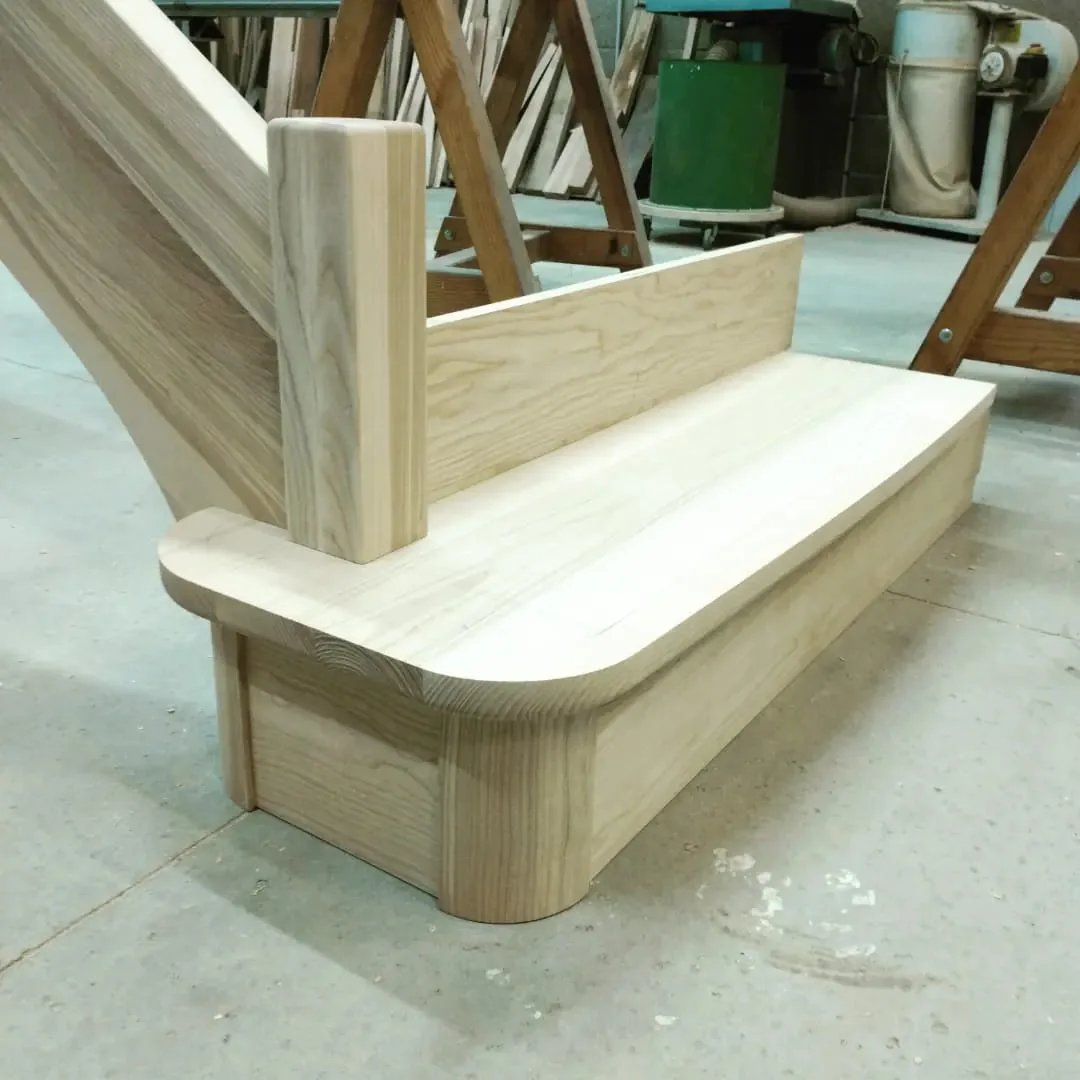 Escalier quart tournant droit en frêne Olivier — Escalier (vue 6)