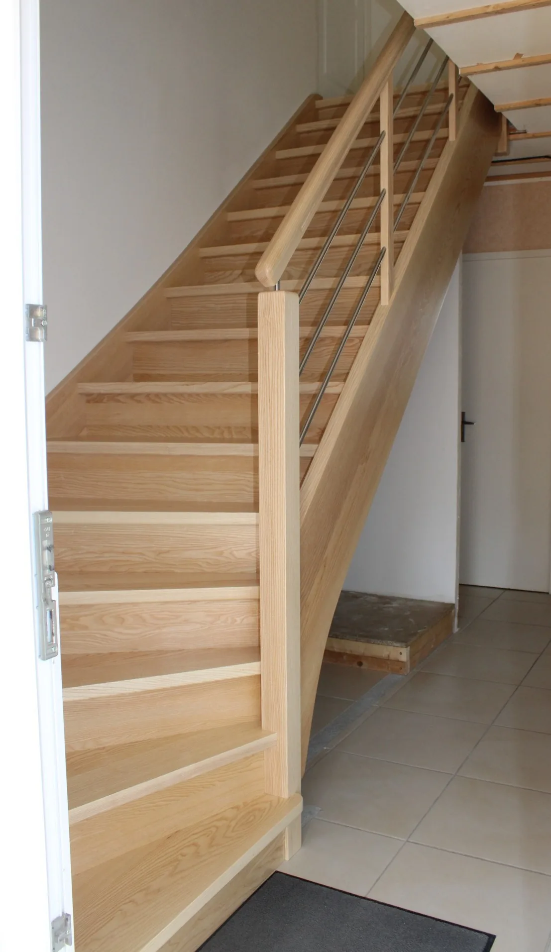Escalier en Frêne massif — Escalier (vue 2)