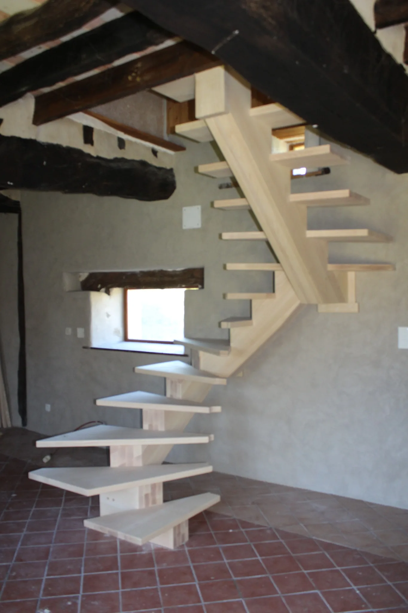 Escalier triple quart tournant en frêne — Escalier (vue 3)