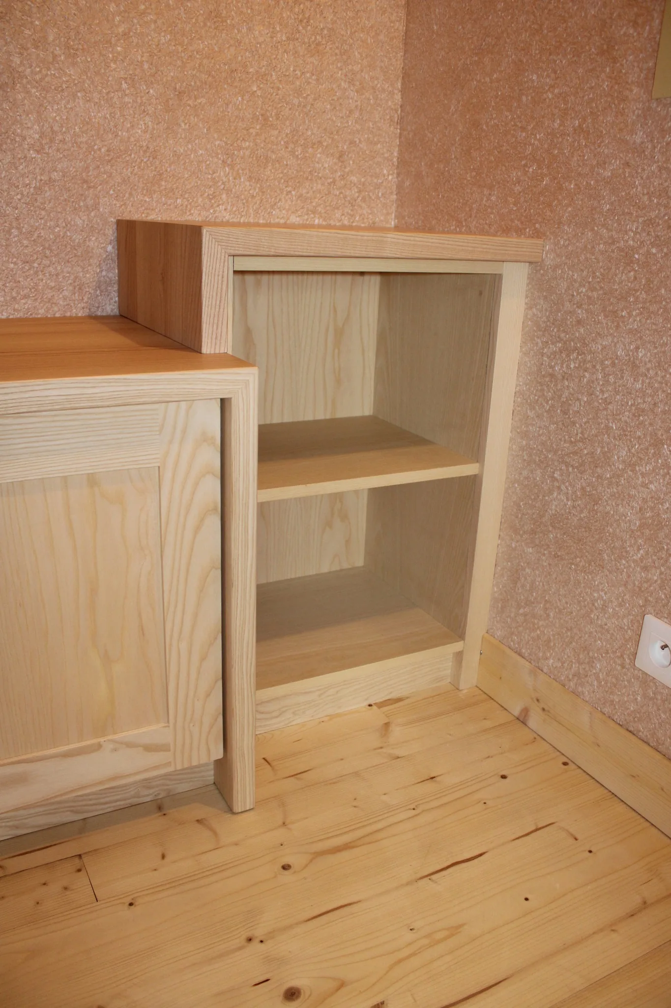 Meuble de rangement/banquette en frêne blanc — Mobilier (vue 6)