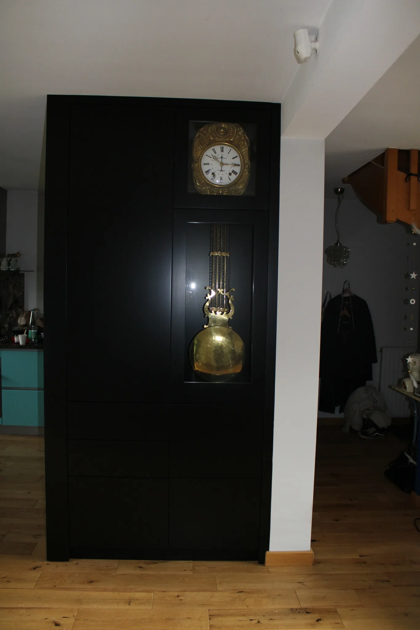 Meuble en hêtre et MDF laqué — Mobilier (vue 2)