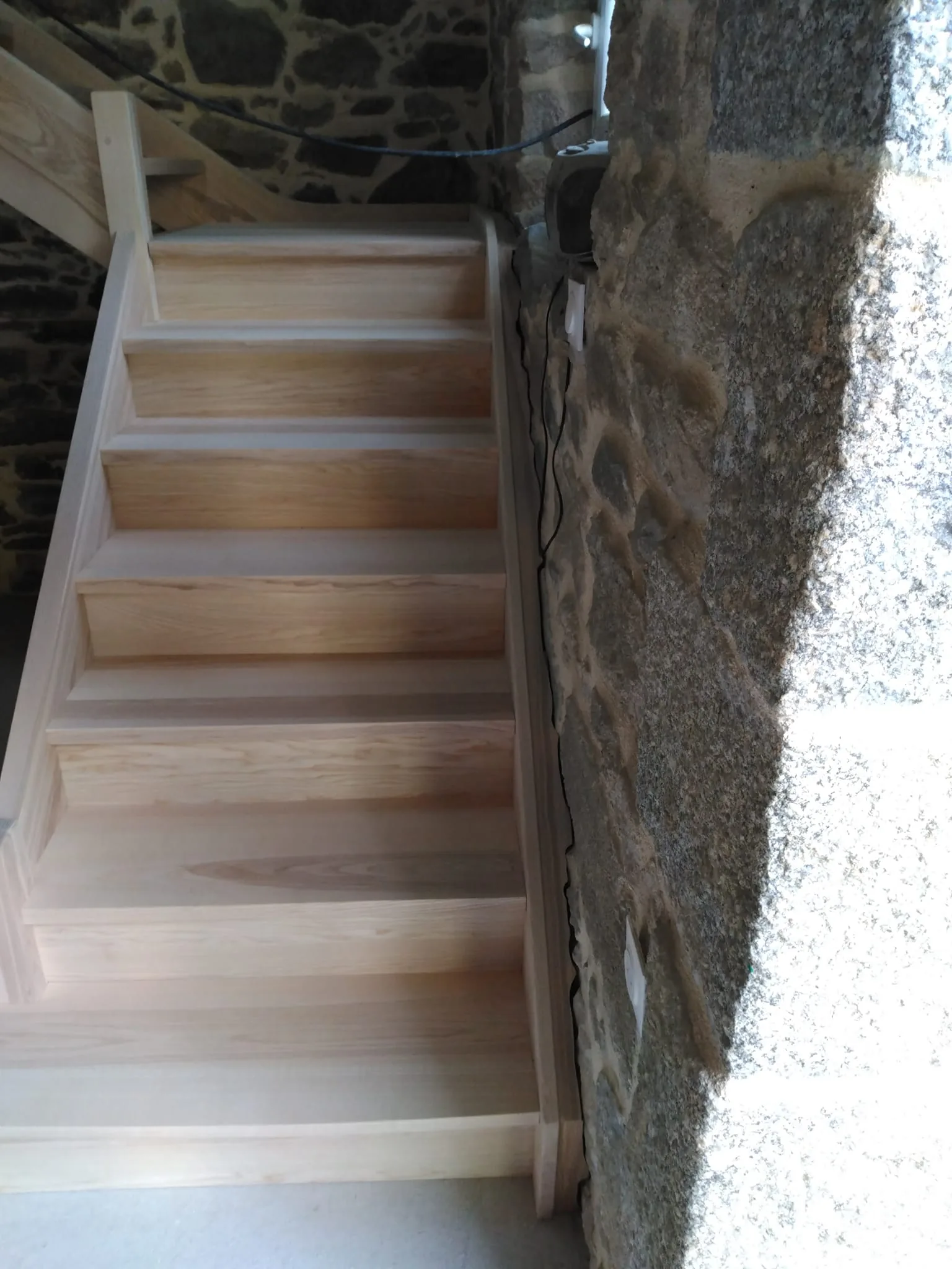 Escalier quart tournant droit en frêne Olivier — Escalier (vue 3)