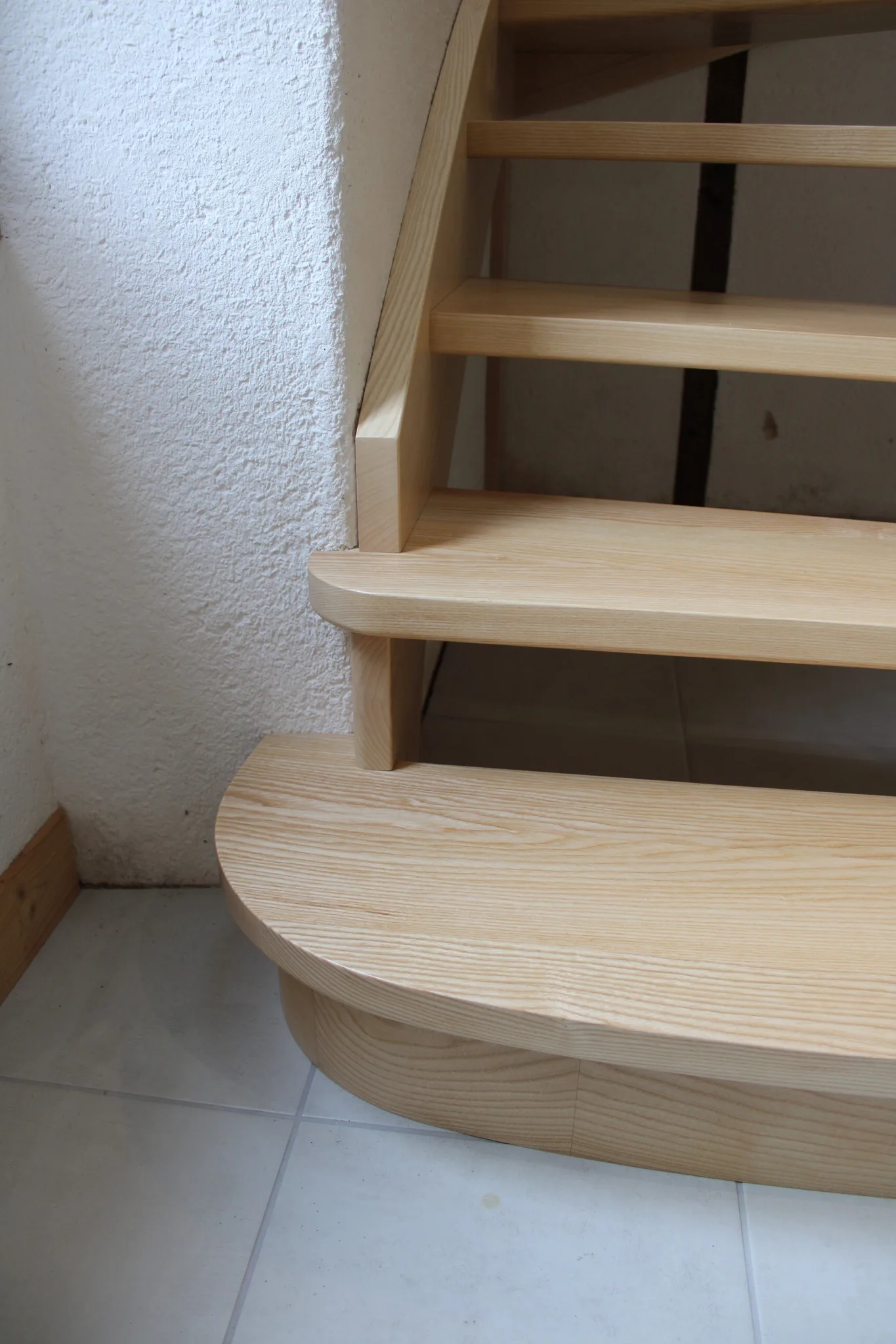 Escalier débillardé double quart tournant en frêne — Escalier (vue 6)