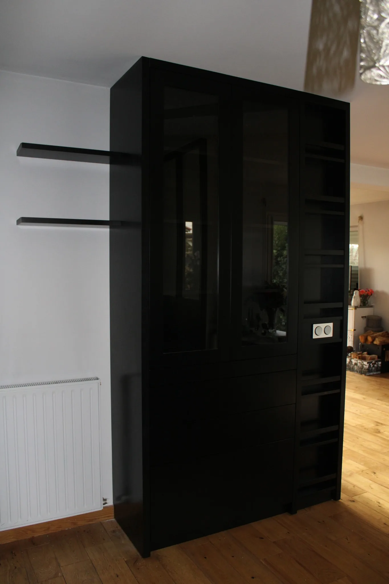 Meuble en hêtre et MDF laqué — Mobilier (vue 3)